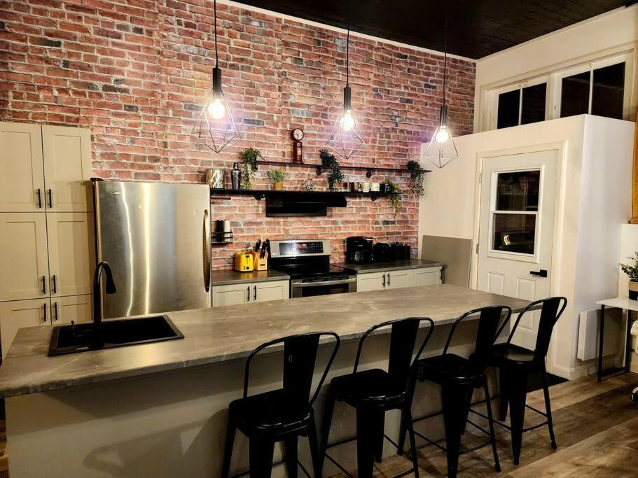 Loft Style Industriel-Centre-Ville+Parking Gratuit Quebec City Phòng bức ảnh