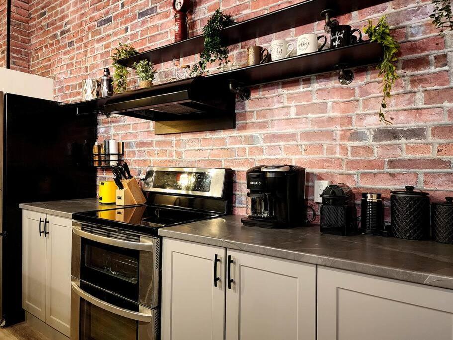 Loft Style Industriel-Centre-Ville+Parking Gratuit Quebec City Phòng bức ảnh