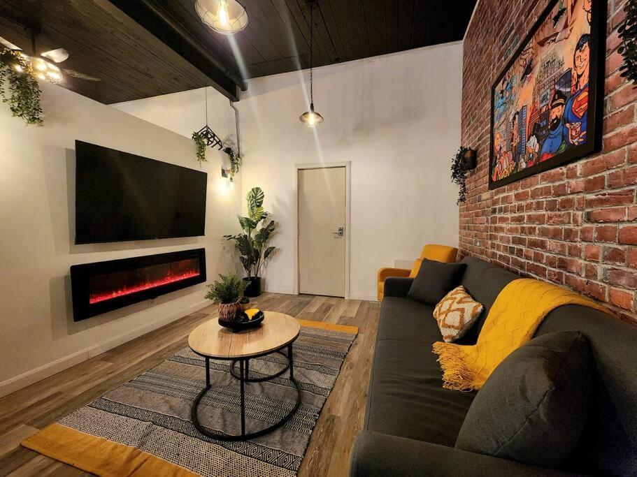 Loft Style Industriel-Centre-Ville+Parking Gratuit Quebec City Phòng bức ảnh